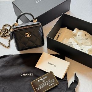 Chanel Lambskin Quilted Top Handle Mini Vanity Case With Chain